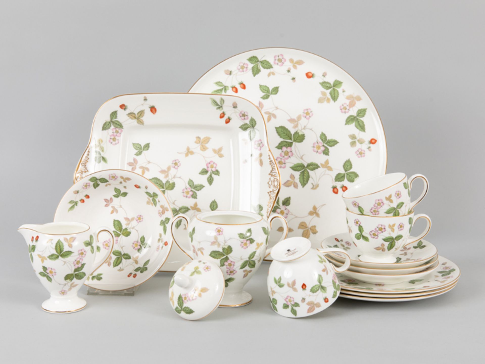 Konvolut Kaffeeservice "Wild Strawberry", Wedgwood, England, 20. Jh. - Bild 2 aus 7