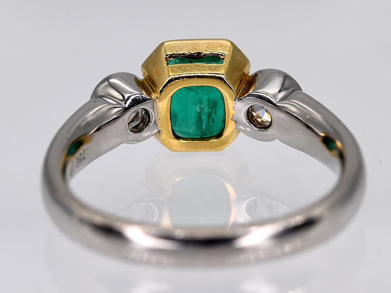 Ring mit hochwertigem Smaragd (wohl Columbien) ca. 1,6 ct und 2 Brillanten, zusammen ca. 0,7 ct, Juw - Image 6 of 6