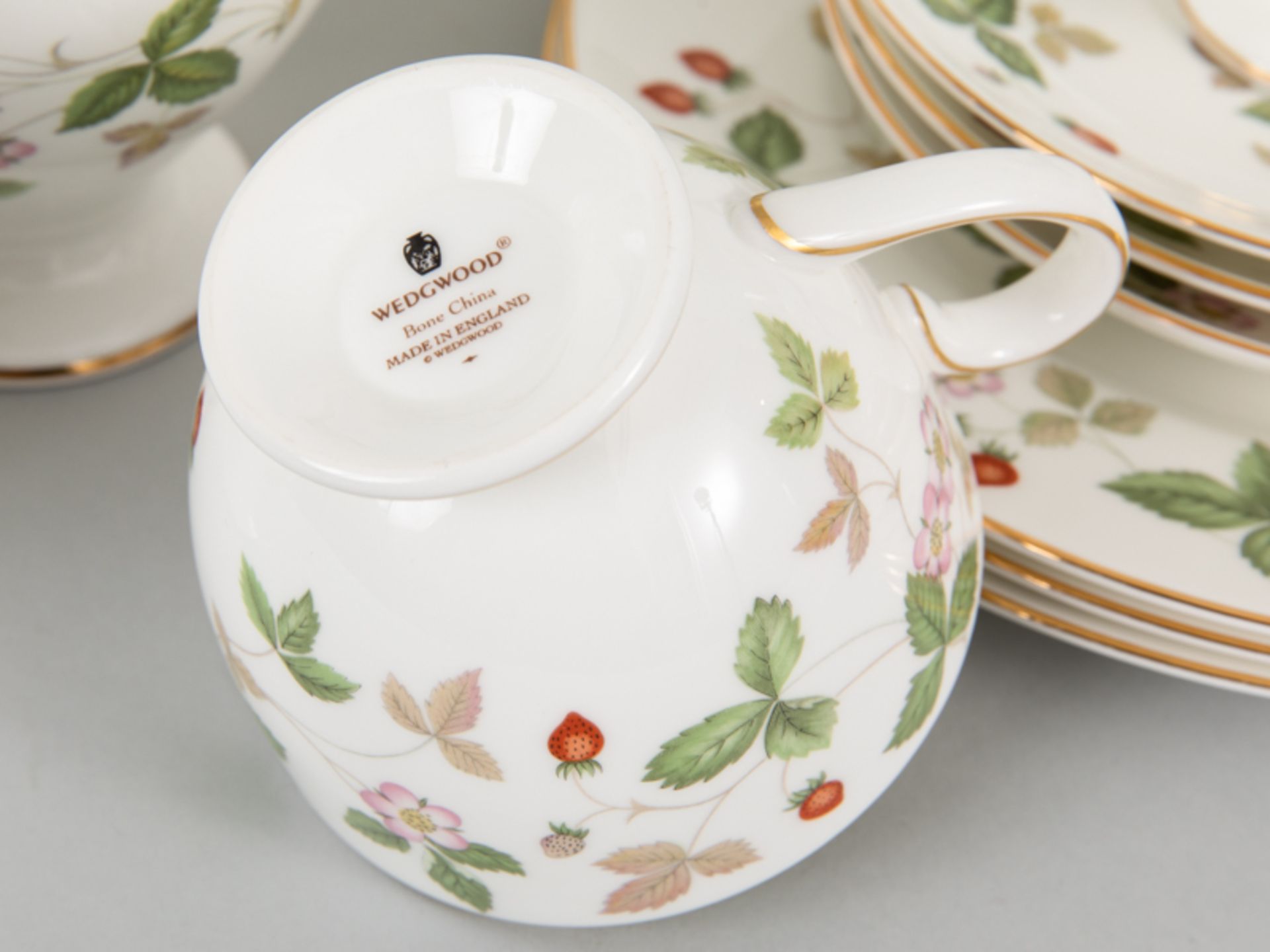 Konvolut Kaffeeservice "Wild Strawberry", Wedgwood, England, 20. Jh. - Bild 4 aus 7