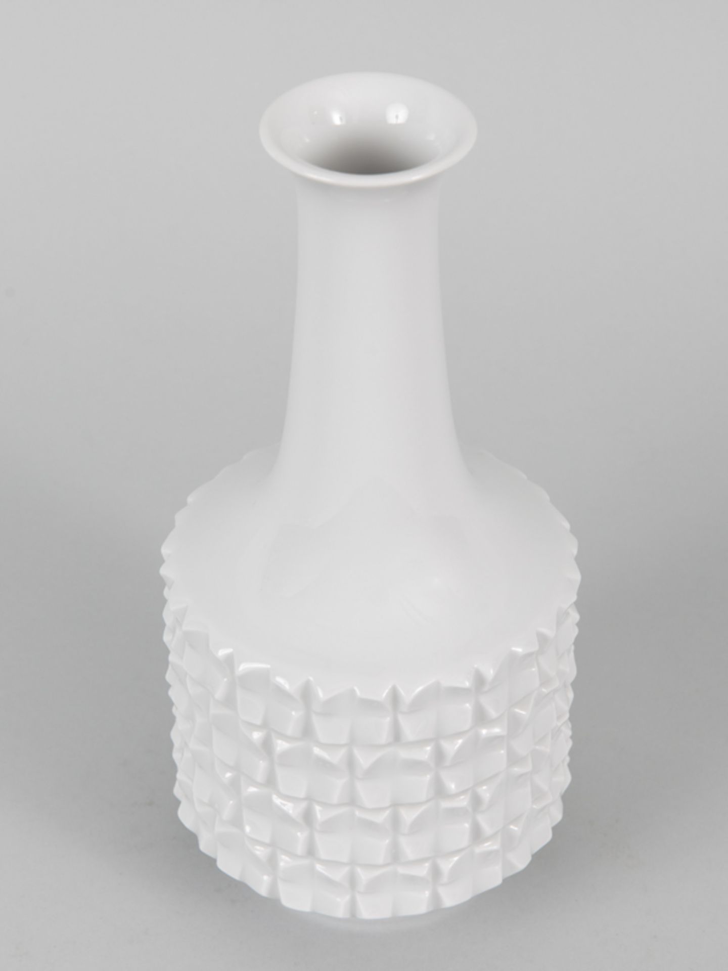 Vase mit Reliefdekor, Ludwig Zepner (1931-2010), 60er/70er Jahre, Meissen, 20. Jh. - Bild 2 aus 3