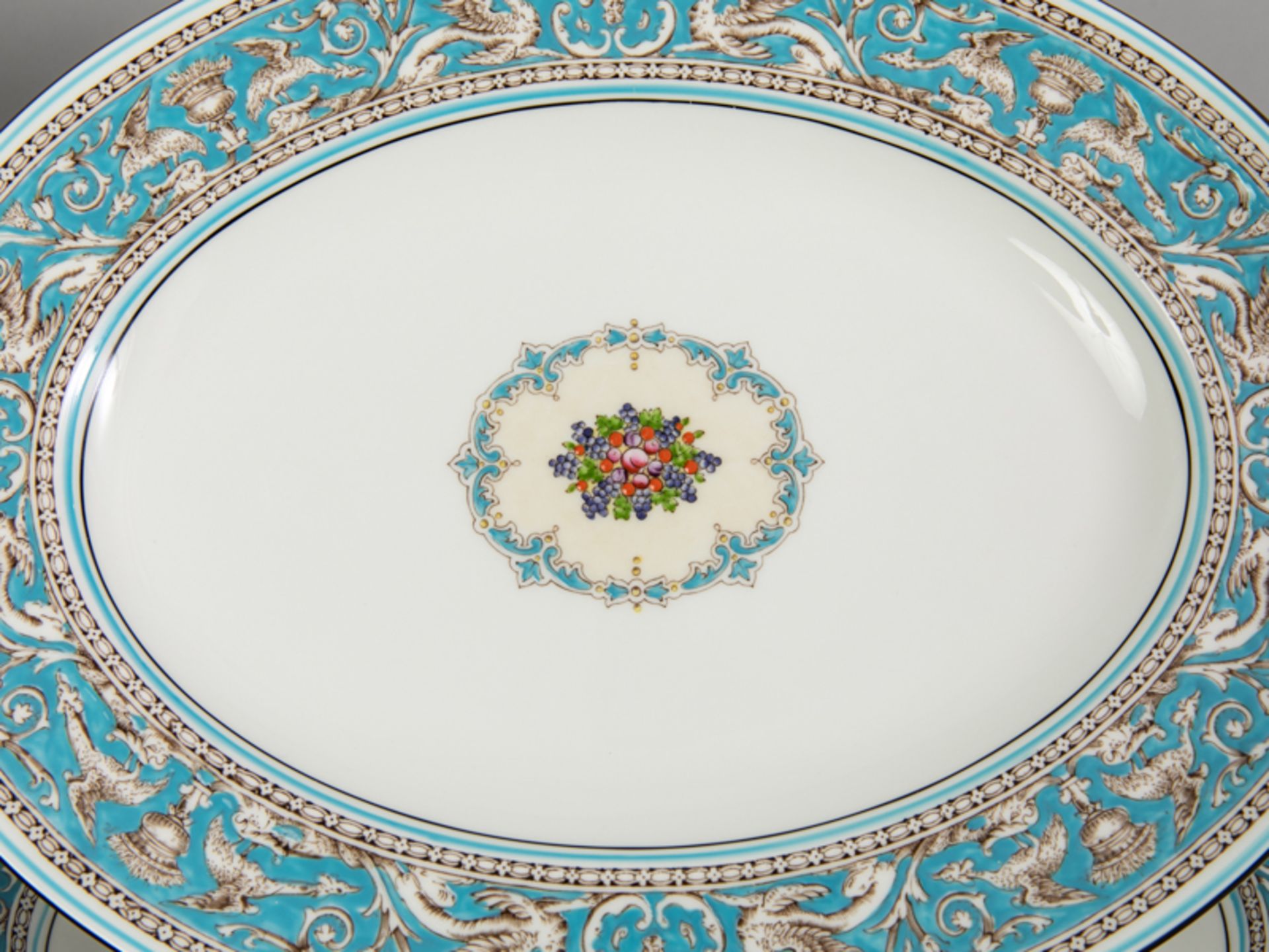 3 ovale Platten und 2 ovale Schalen, Form "Florentine Turquoise", Wedgwood, 20. Jh. - Image 2 of 3