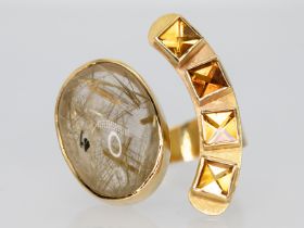 Moderner Ring mit Bergkristall/Rutil-Cabochon und 4 Citrin-Carrés, Goldschmiedewerkstatt Andreas Bit