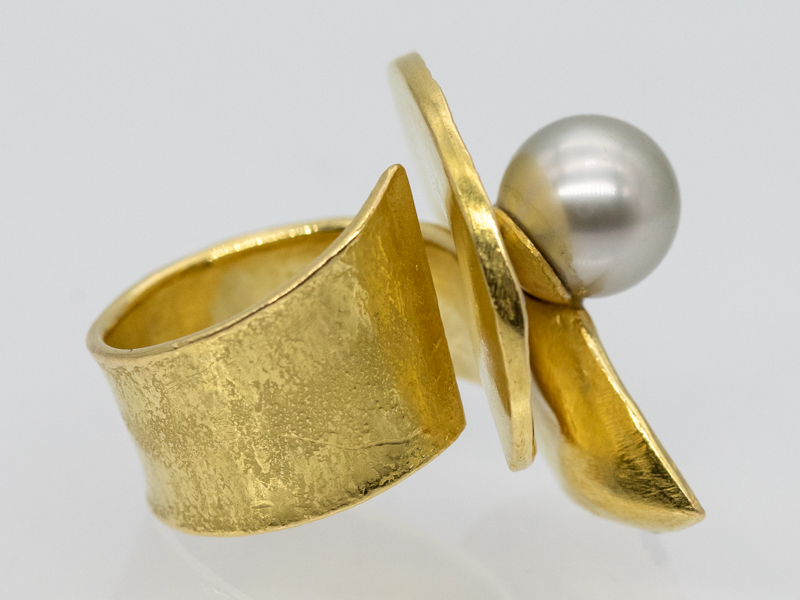 Moderner Ring mit Tahitiperle, Goldschmiede Andreas Norz, Innsbruck, Österreich, 2001. - Image 5 of 6