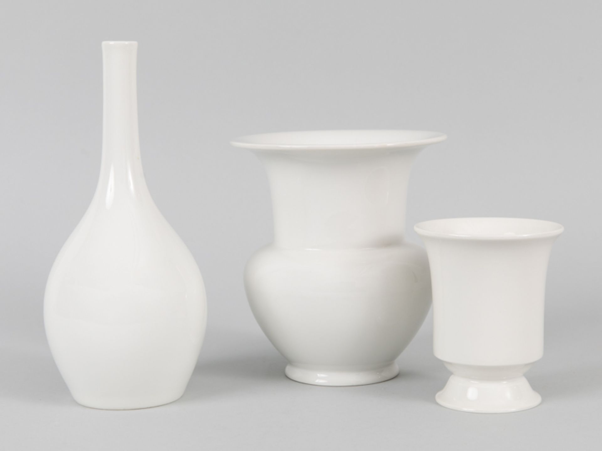 3 Vasen "Fidibus", "Flaschenform", "Becherform auf Fuß", Karl Friedrich Schinkel, Theodor Schmuz-Bau - Image 2 of 3