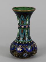 Kleine Cloisonné Vase, wohl China, Meiji Zeit.