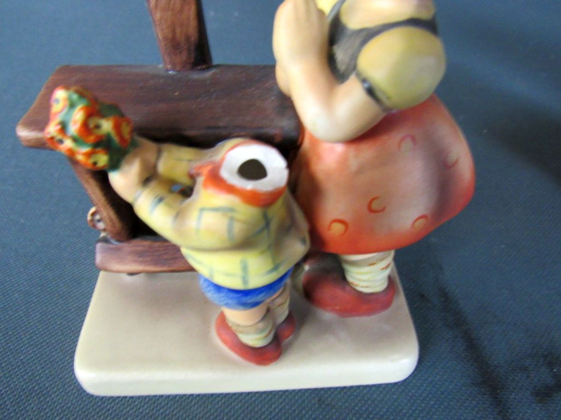Porzellanfiguren Goebel mit Spieluhr - Image 11 of 11
