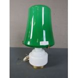 Vintage Tischlampe grüner Schirm weiß