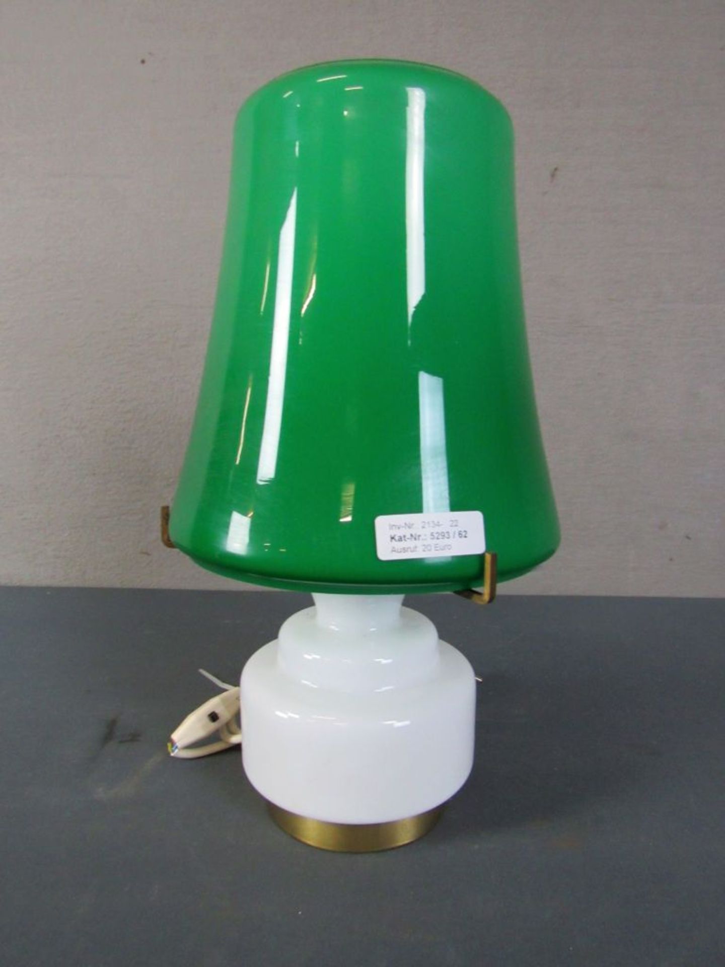 Vintage Tischlampe grüner Schirm weiß