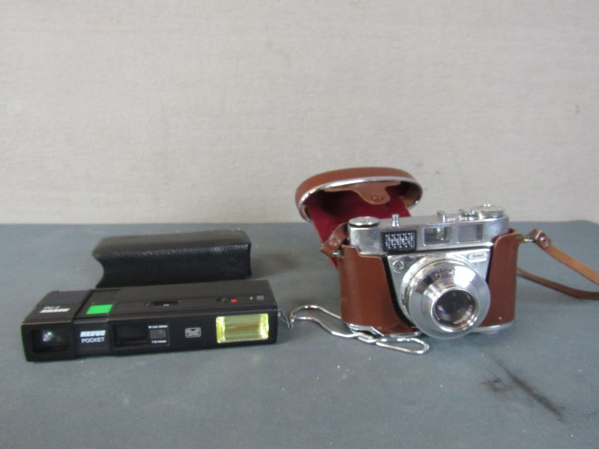 2 Fotoapparate Vintage AGFA und