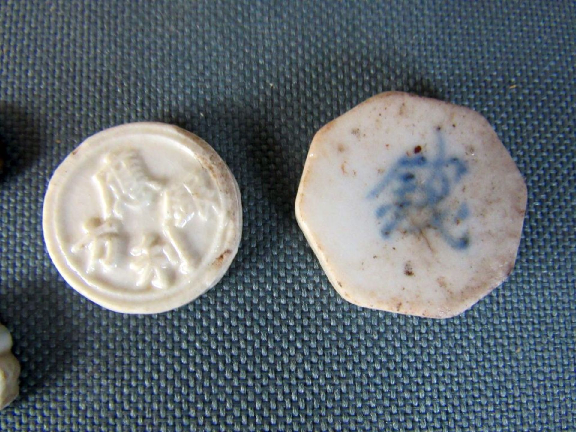 Antike chinesische Porzellanmünze und - Image 2 of 5