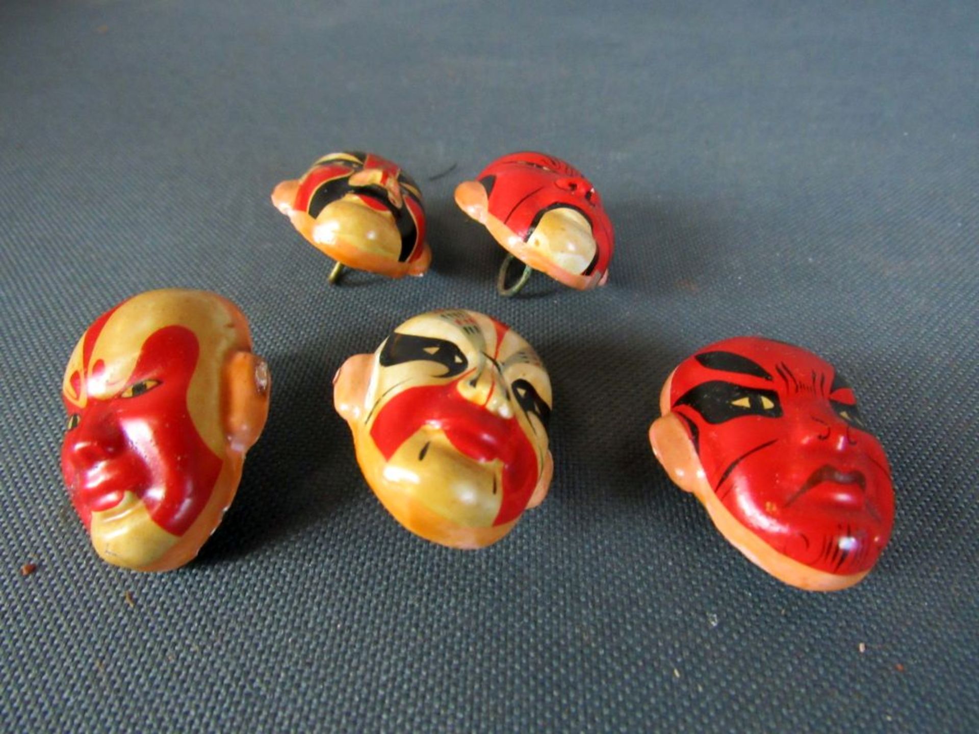 5 kleine Masken - Image 2 of 6