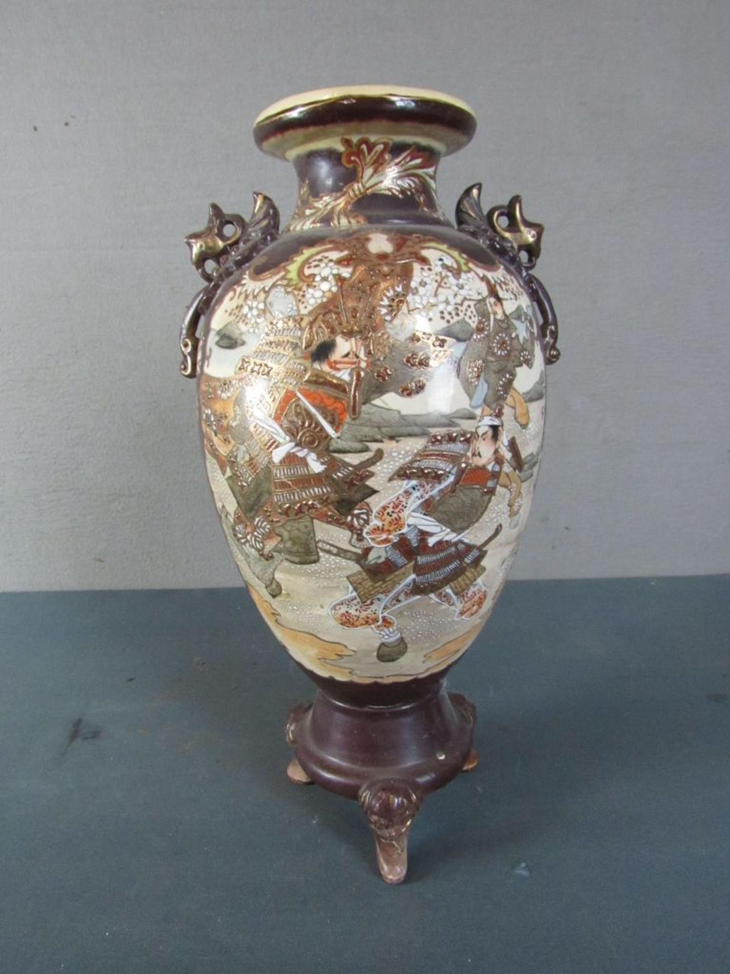 Große asiatische Vase auf drei Füßen - Bild 2 aus 14