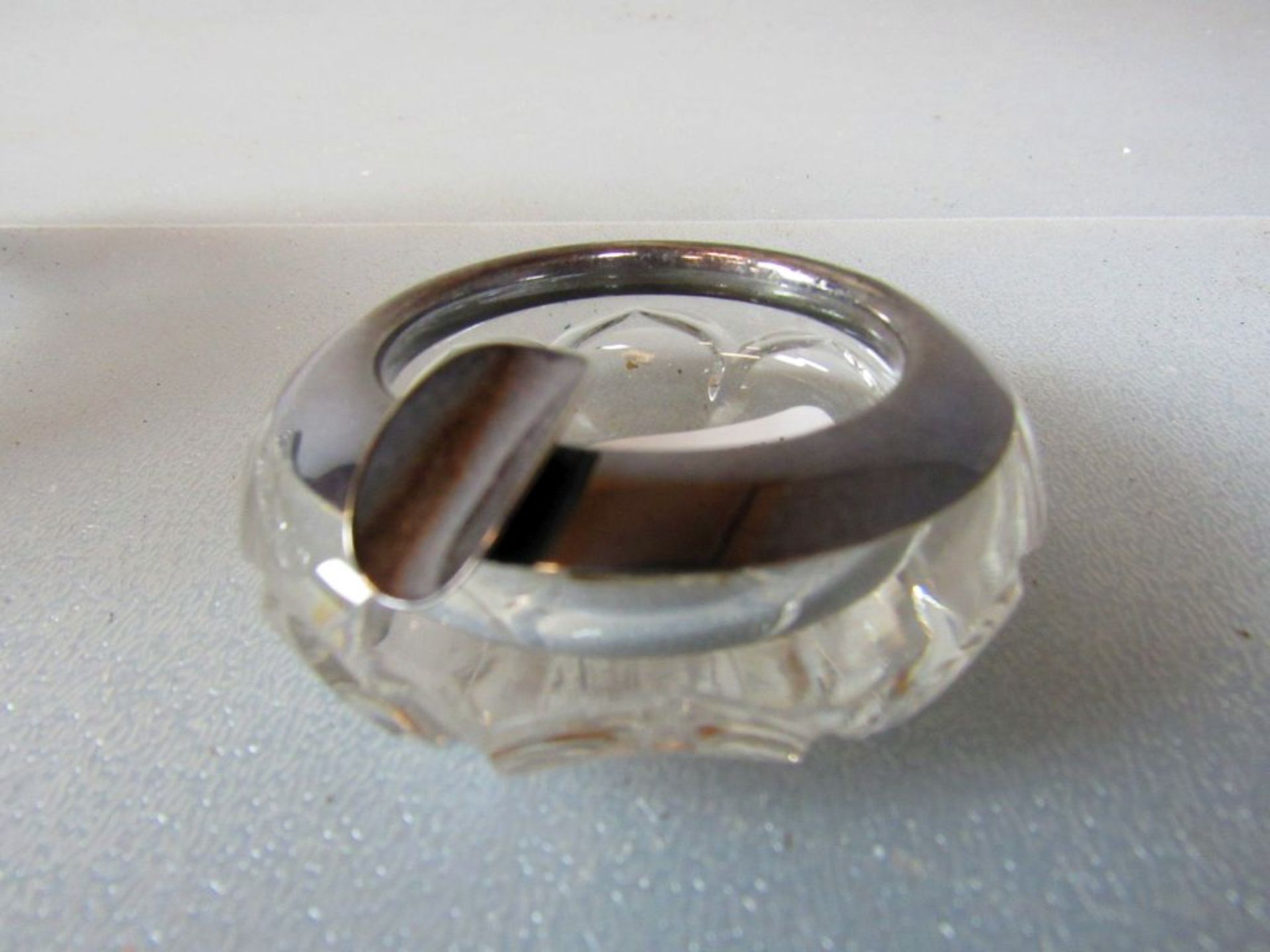 Zwei Kristallglas Aschenbecher mit - Image 11 of 12