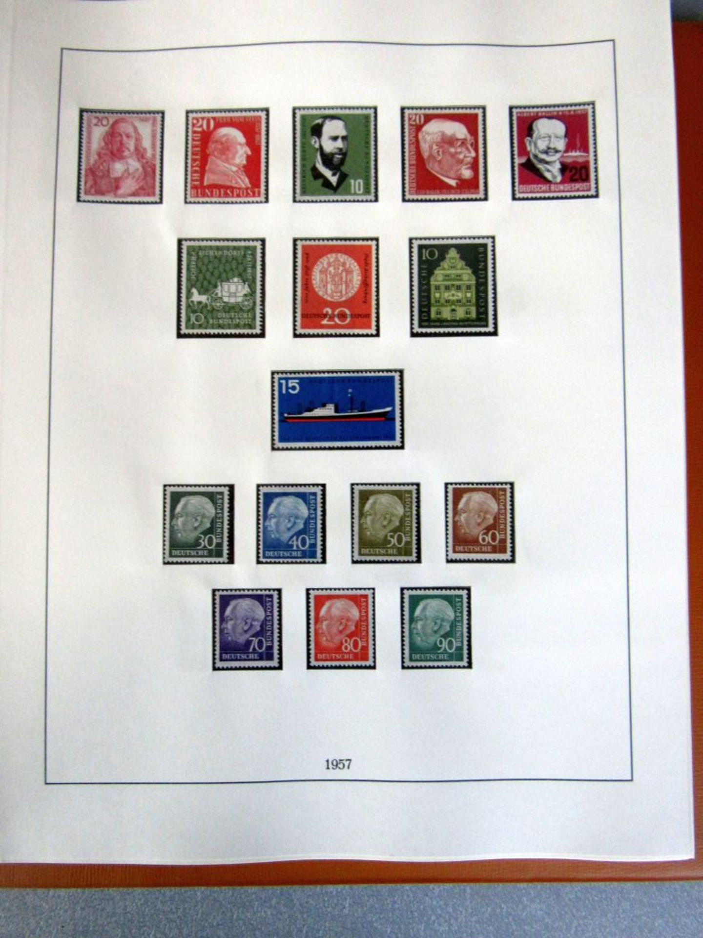 Briefmarken Karton viele Marken und - Image 24 of 36