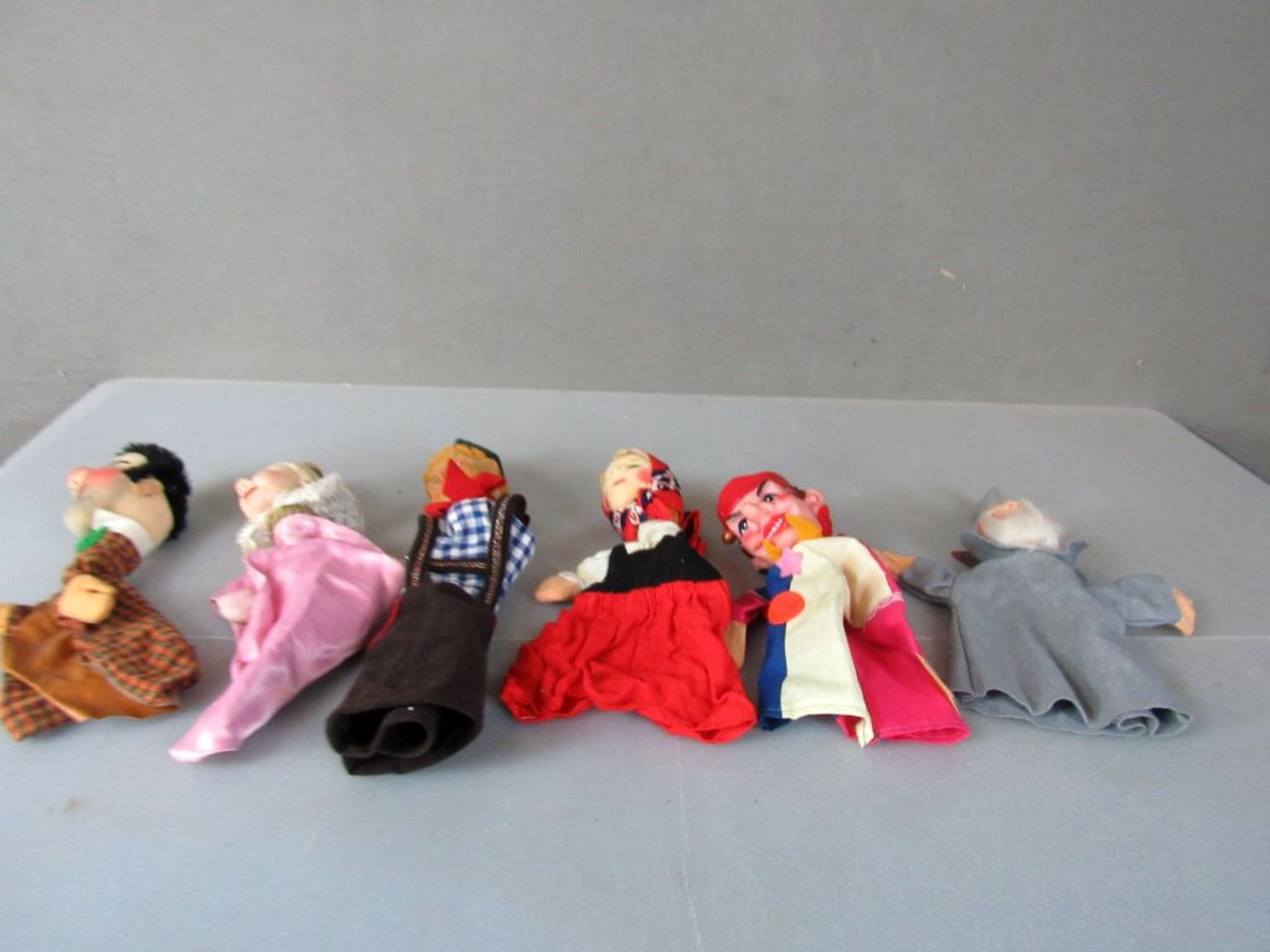 Kleiner Karton mit 6 Handpuppen - Image 10 of 12