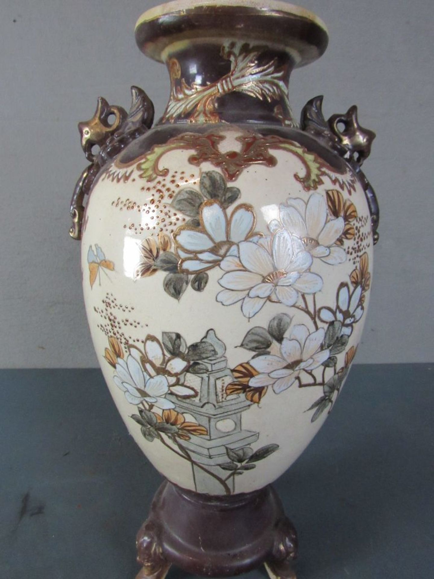 Große asiatische Vase auf drei Füßen - Image 12 of 14