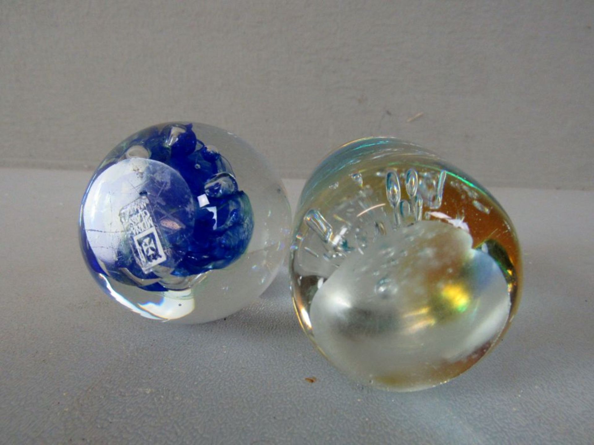 Zwei Paperweights Glas 1x - Image 10 of 12
