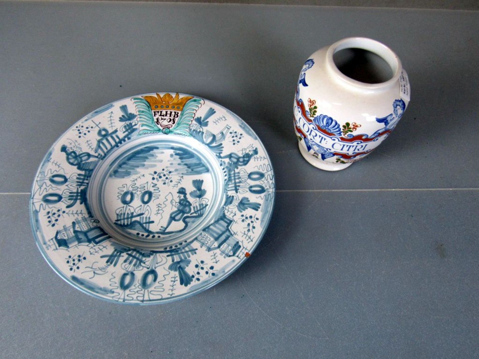 Zwei Teile Keramik Teller und - Image 2 of 16