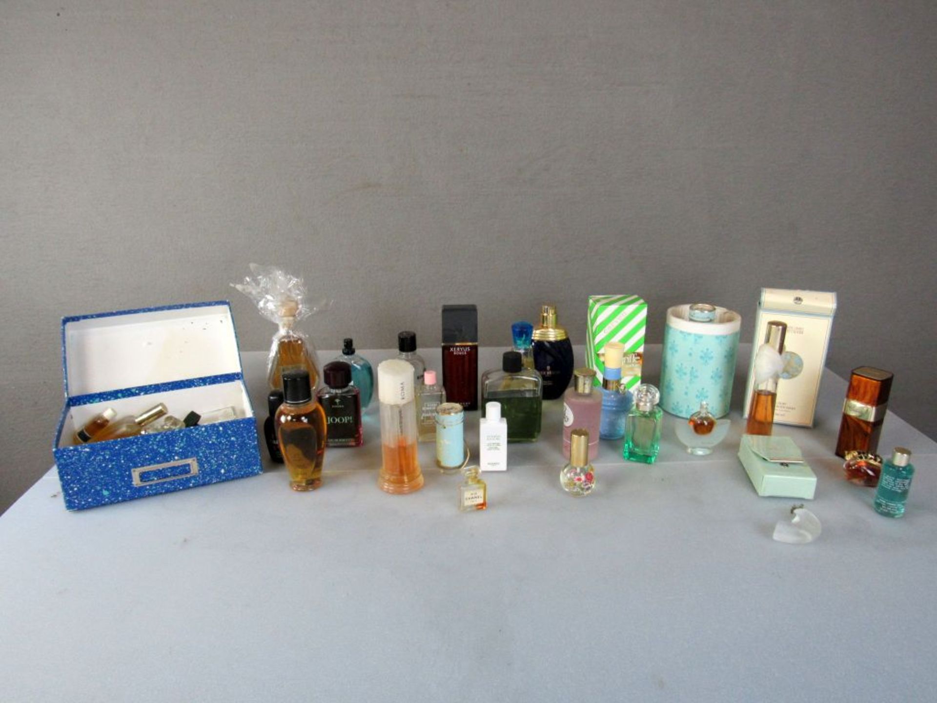 Großes Konvolut Parfum Miniaturen