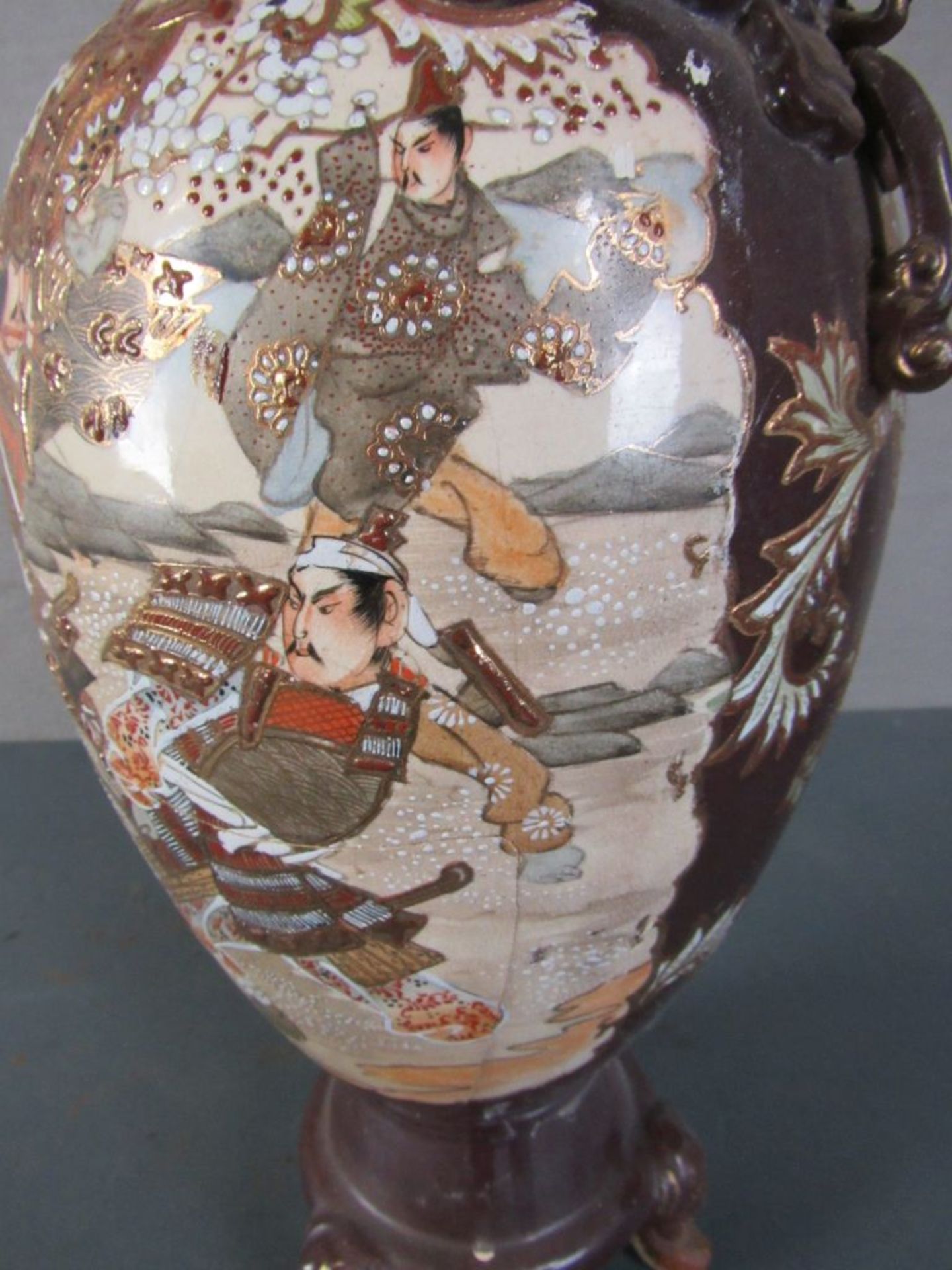 Große asiatische Vase auf drei Füßen - Bild 10 aus 14