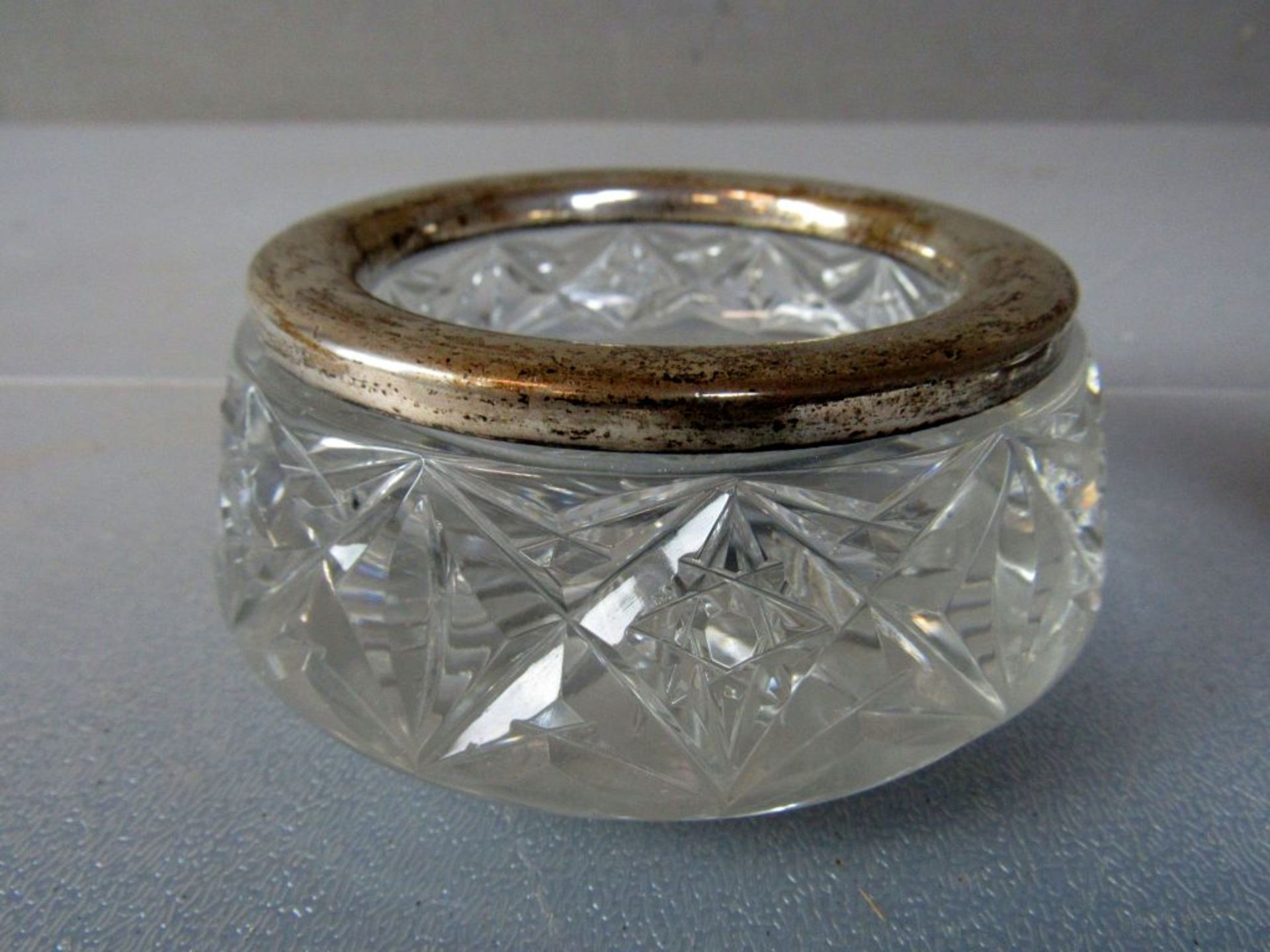 Zwei Kristallglas Aschenbecher mit - Image 6 of 12
