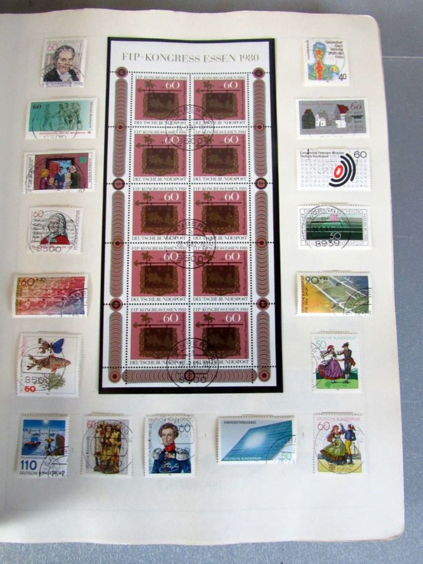 Briefmarken Karton viele Marken und - Image 11 of 36