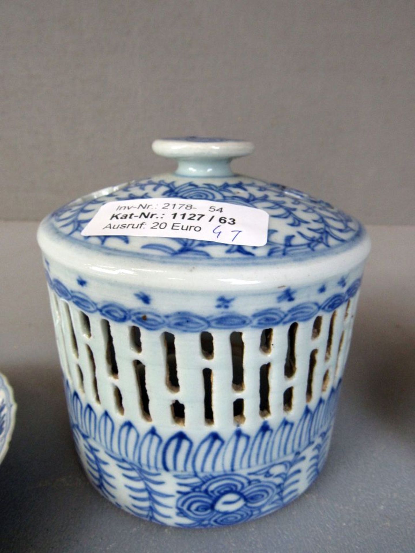 3 Teile Porzellan mit blau/weiß Dekor - Image 8 of 20