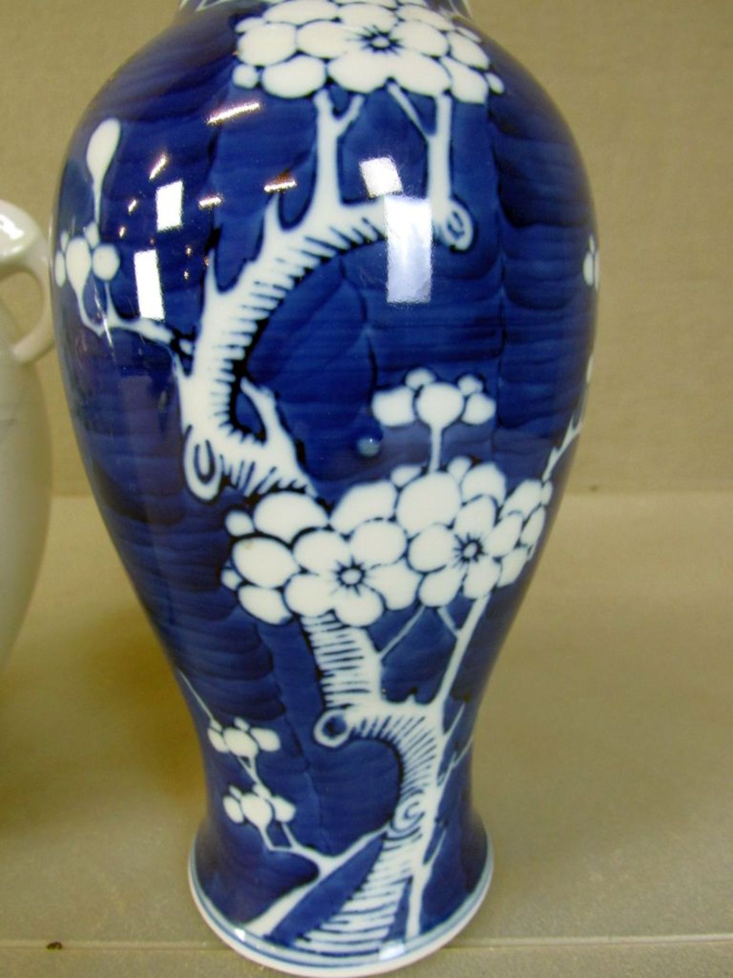 Zwei asiatische Vasen 21cm und - Image 3 of 5