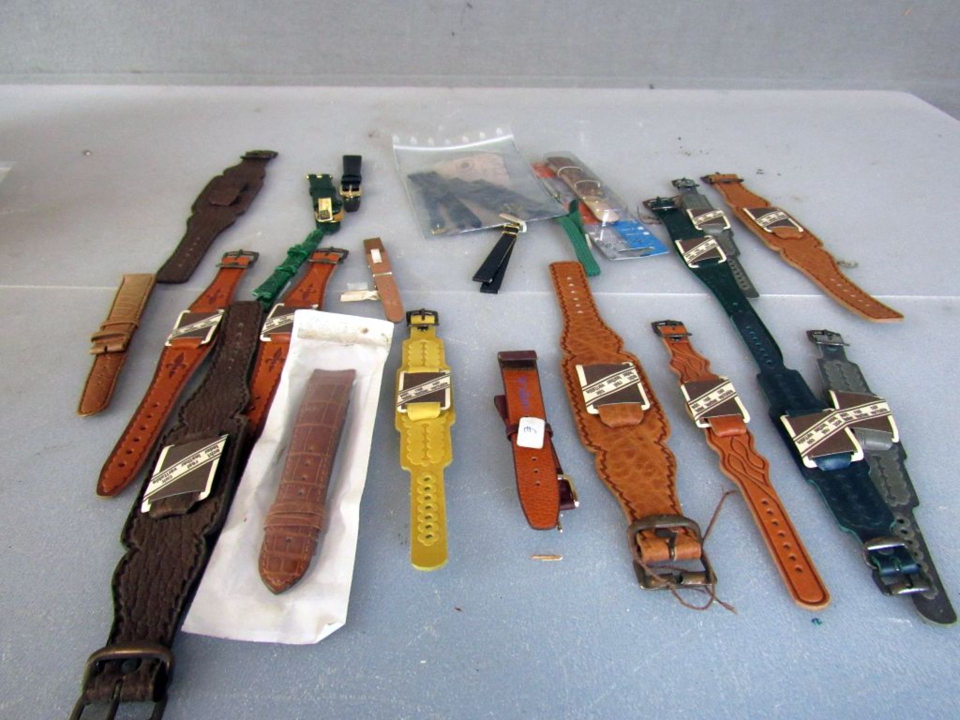 Vintage 20 ungetragene Uhren Armbänder - Image 6 of 8