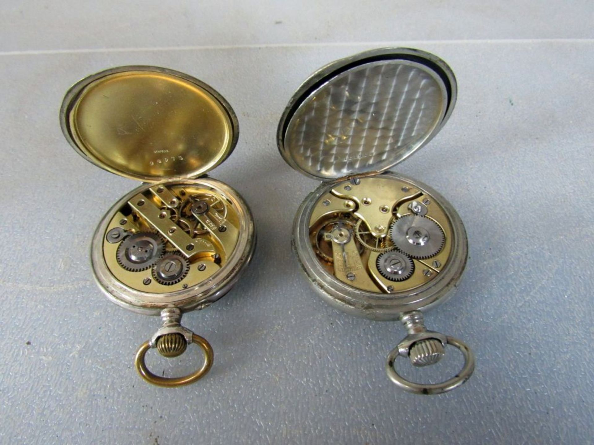 Zwei antike Taschenuhren aus - Bild 8 aus 10