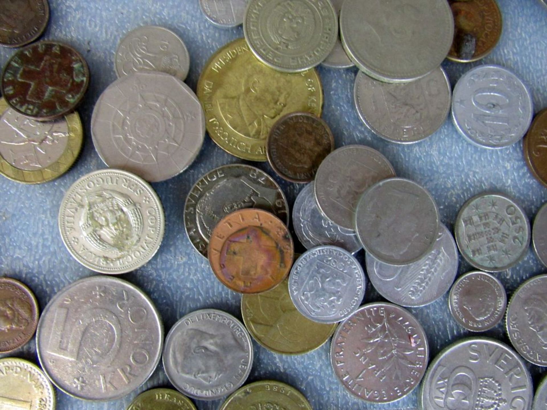 Konvolut Münzen und Scheine alle Welt - Bild 4 aus 10