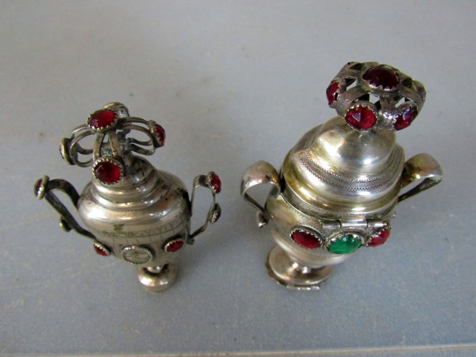 Zwei antike Riechfläschchen Silber mit - Image 2 of 9