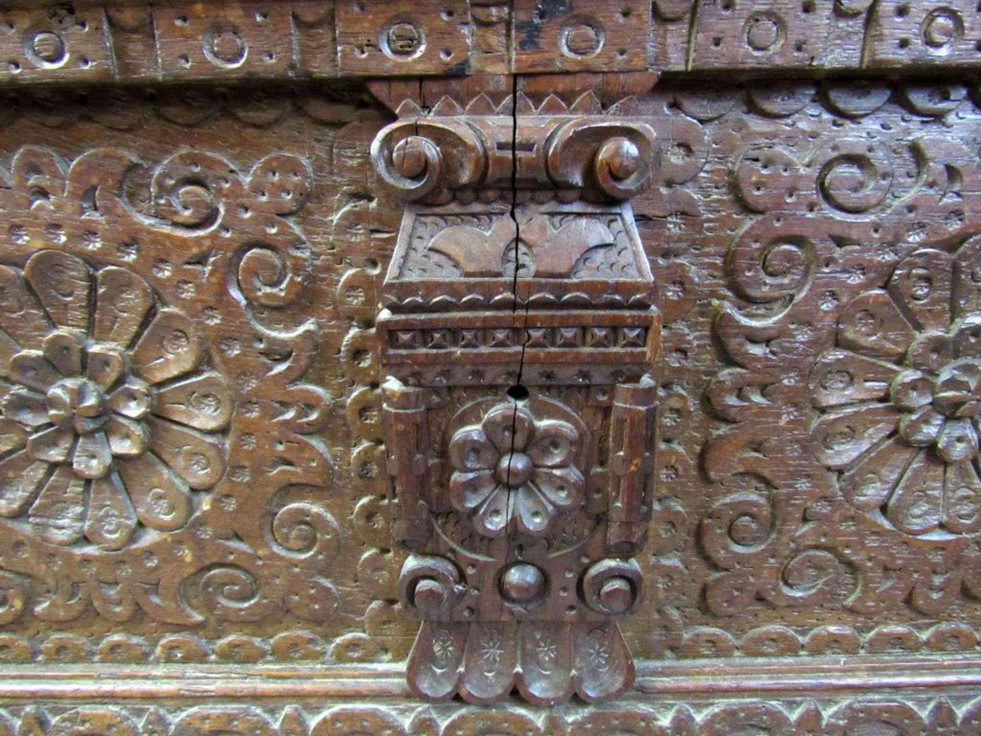 Antike Flachdeckeltruhe Barock Eiche - Bild 6 aus 10