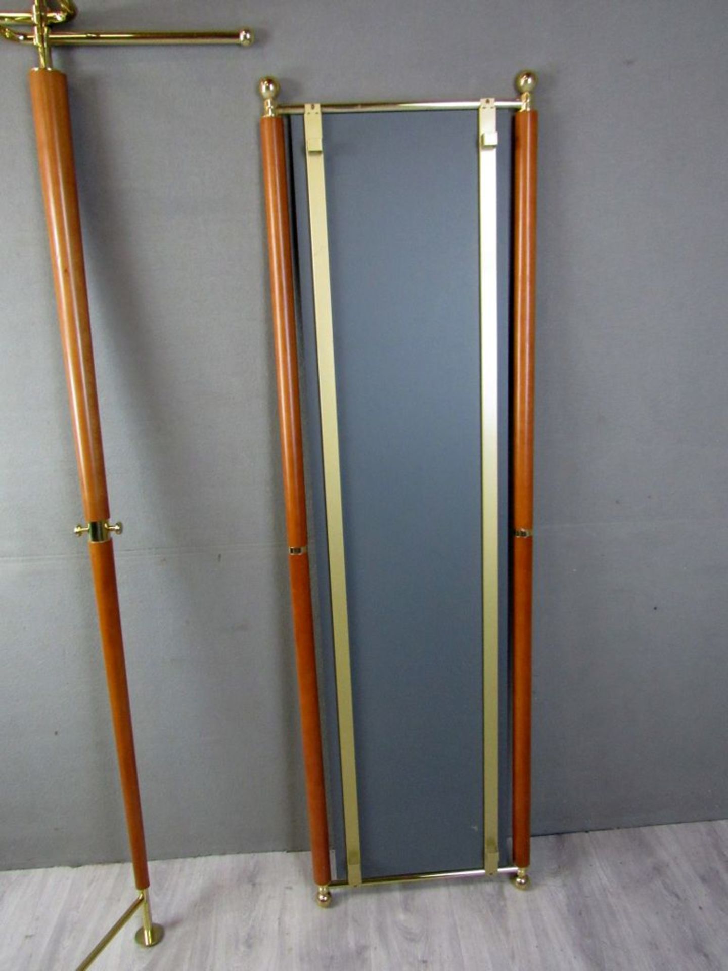 Flurgarderobe und massiver Wandspiegel - Bild 8 aus 8