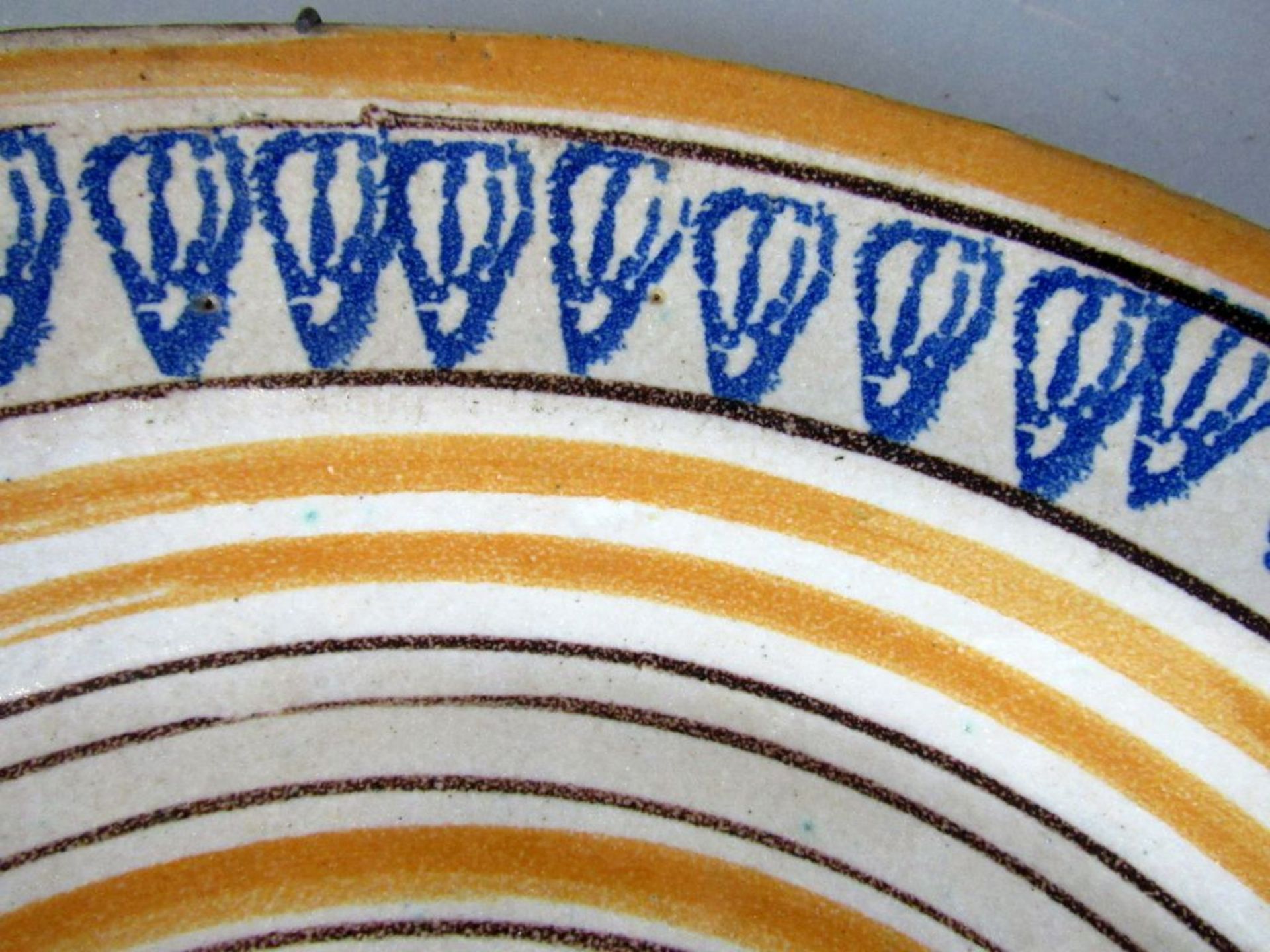 Antiker Wandteller lasierte Keramik - Bild 3 aus 9