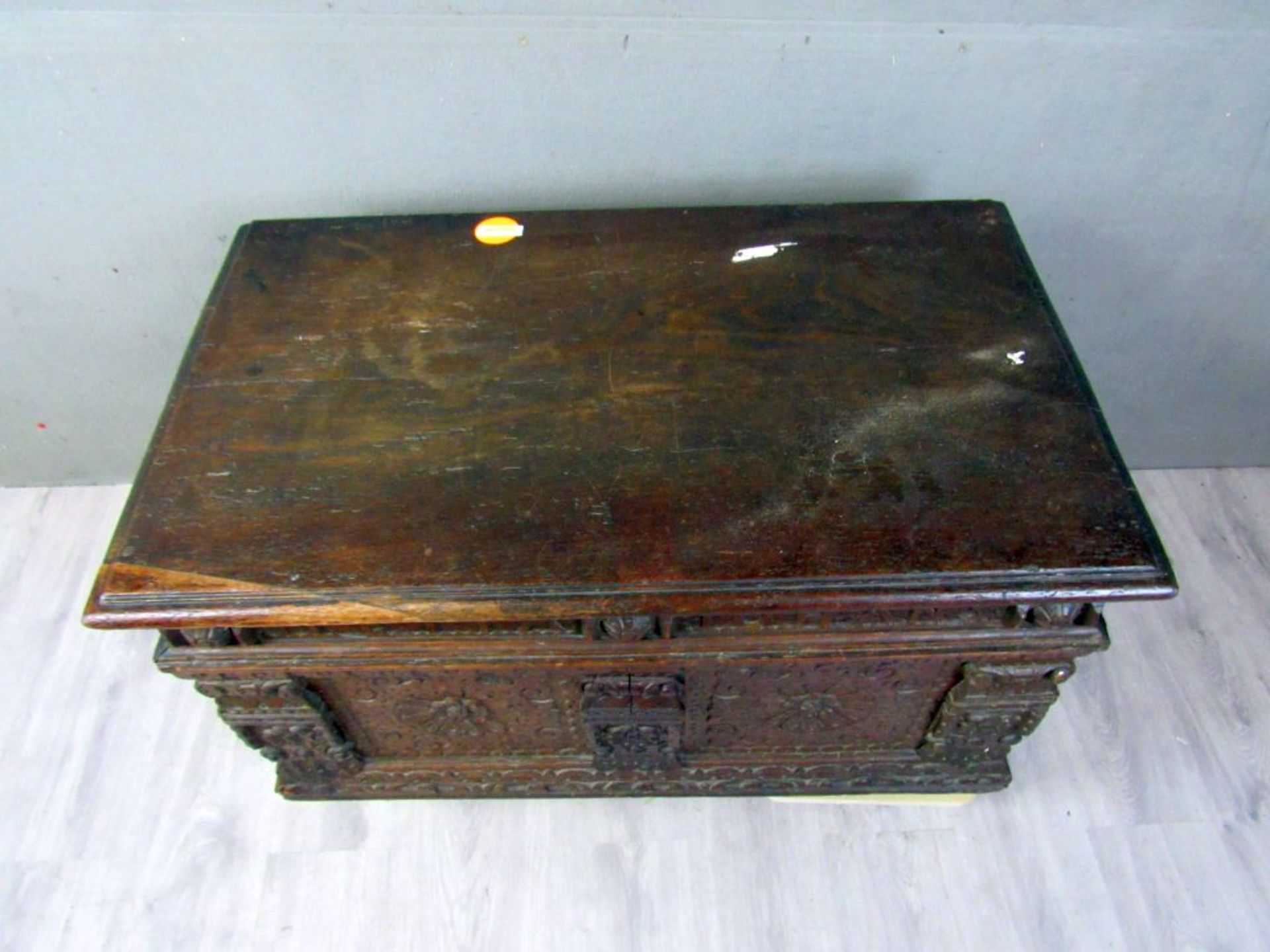 Antike Flachdeckeltruhe Barock Eiche - Bild 2 aus 10