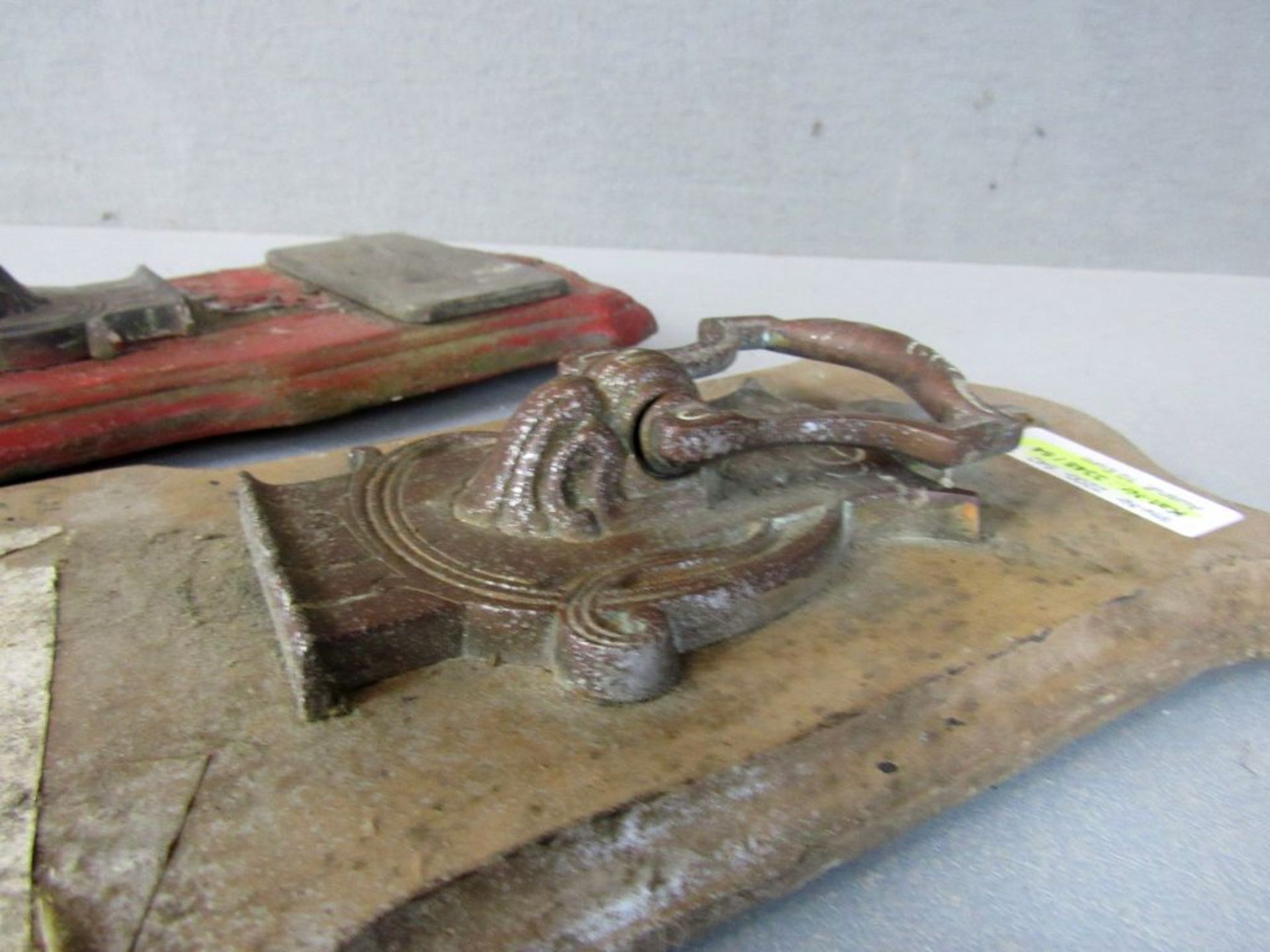 Zwei antike Türklopfer Jugendstil auf - Bild 6 aus 7