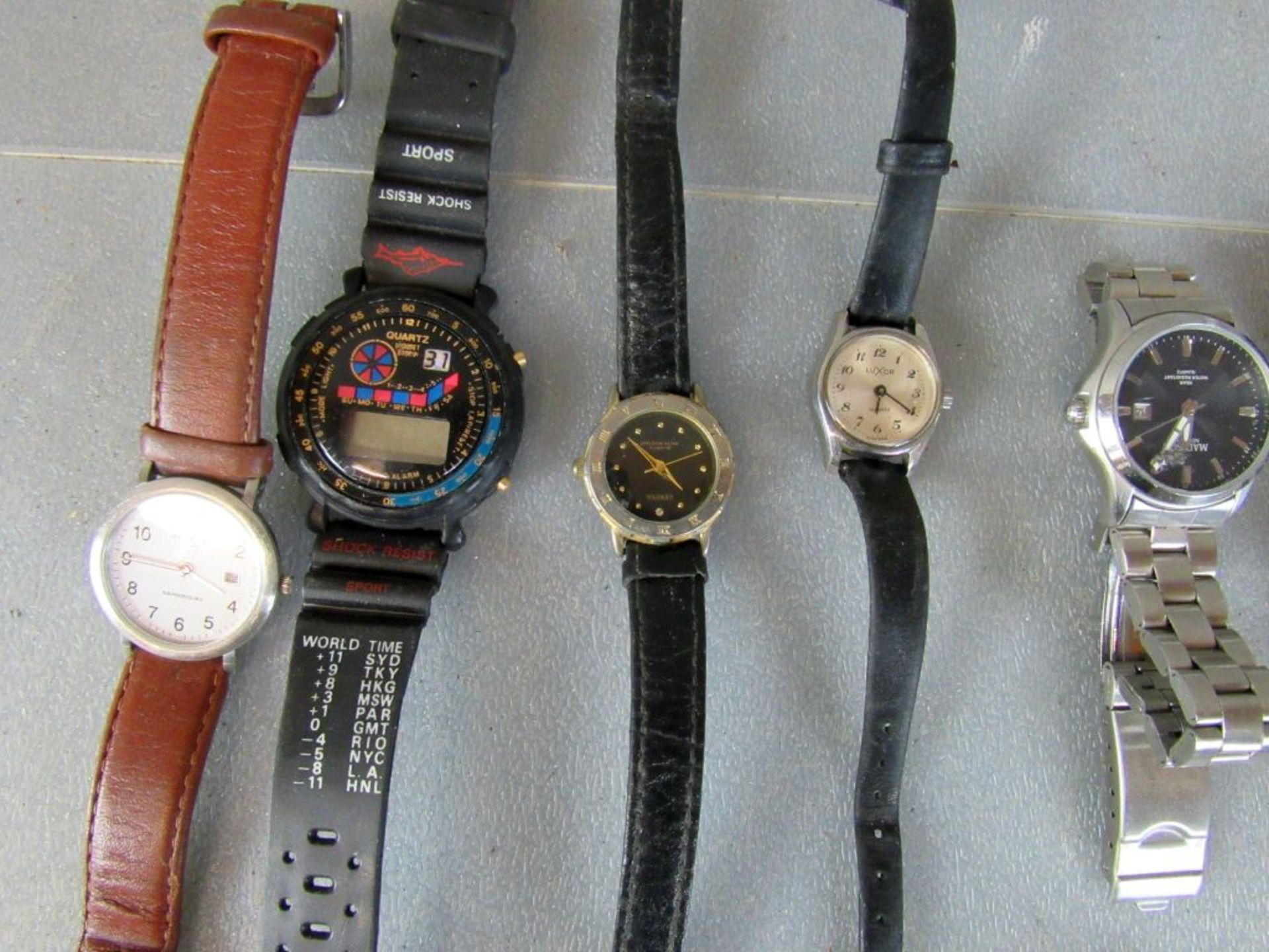 Konvolut Armbanduhren über 30 Stück - Bild 4 aus 10