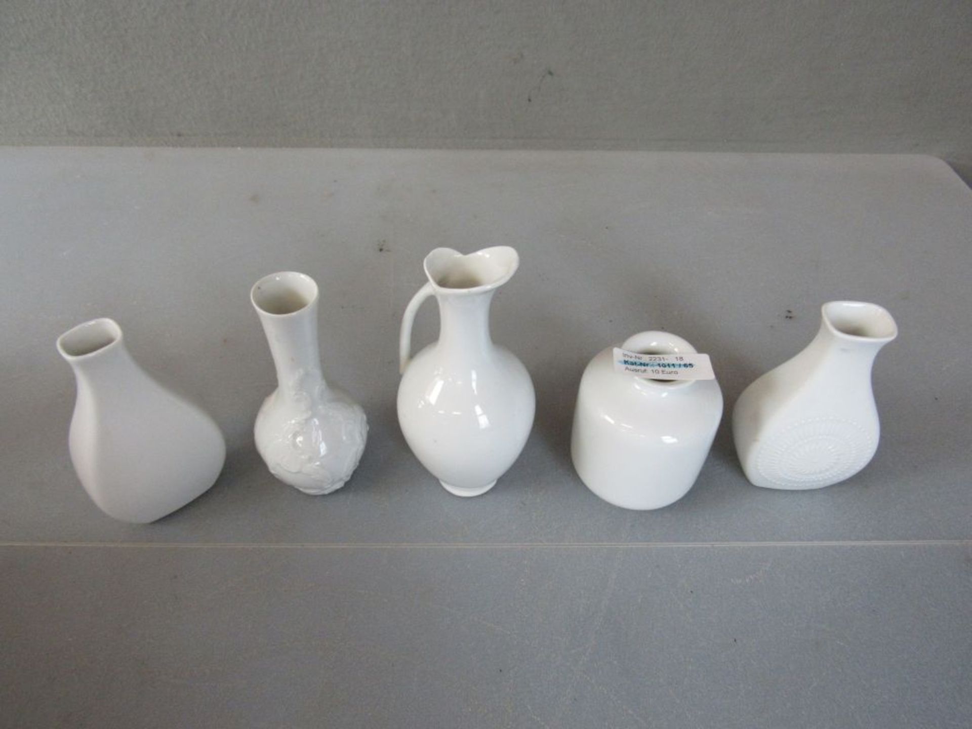 Porzellan Vasen in weiß u.a - Bild 2 aus 8
