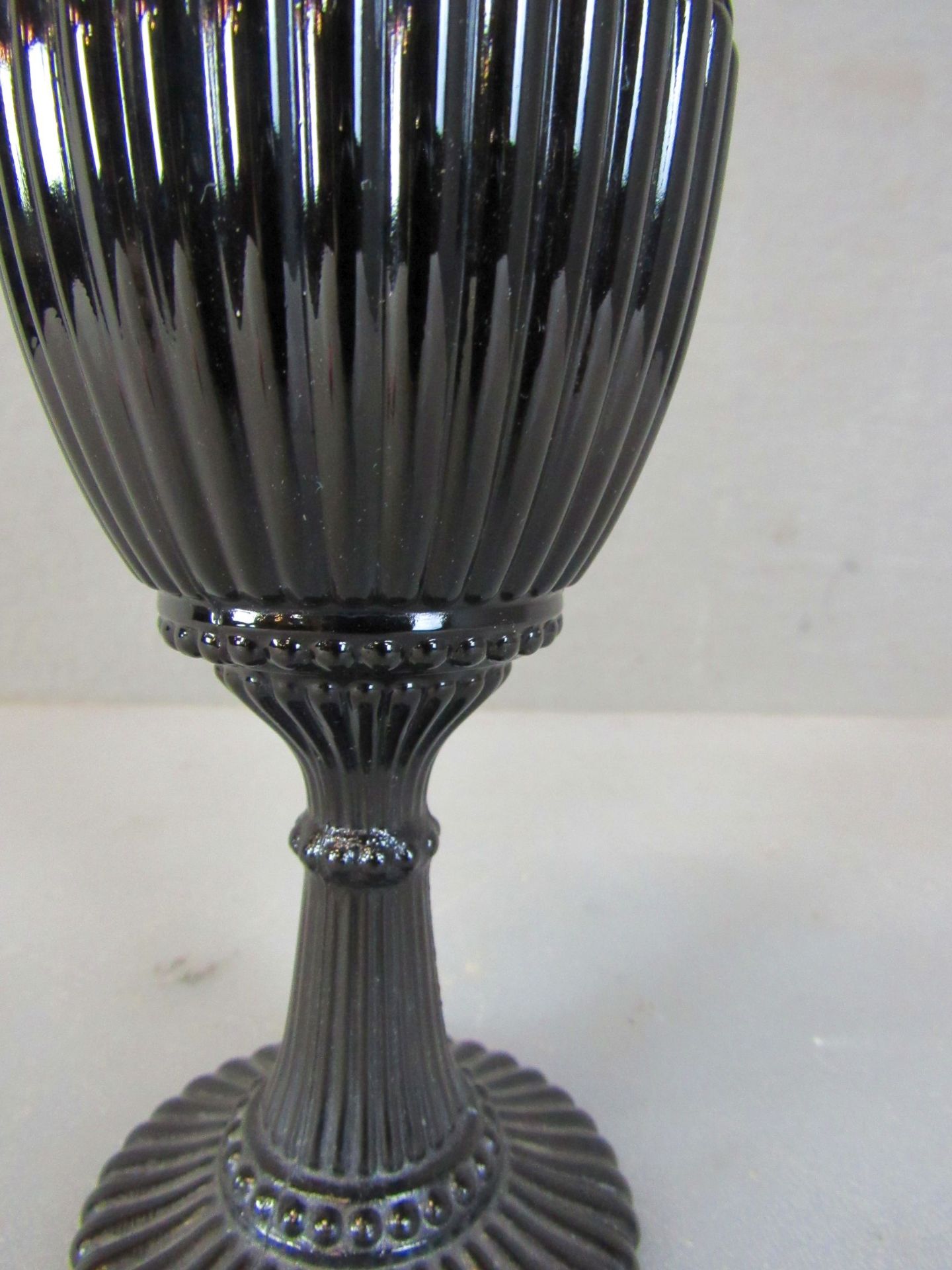 Pokal 17cm aus schwarzem Pressglas - Image 4 of 6