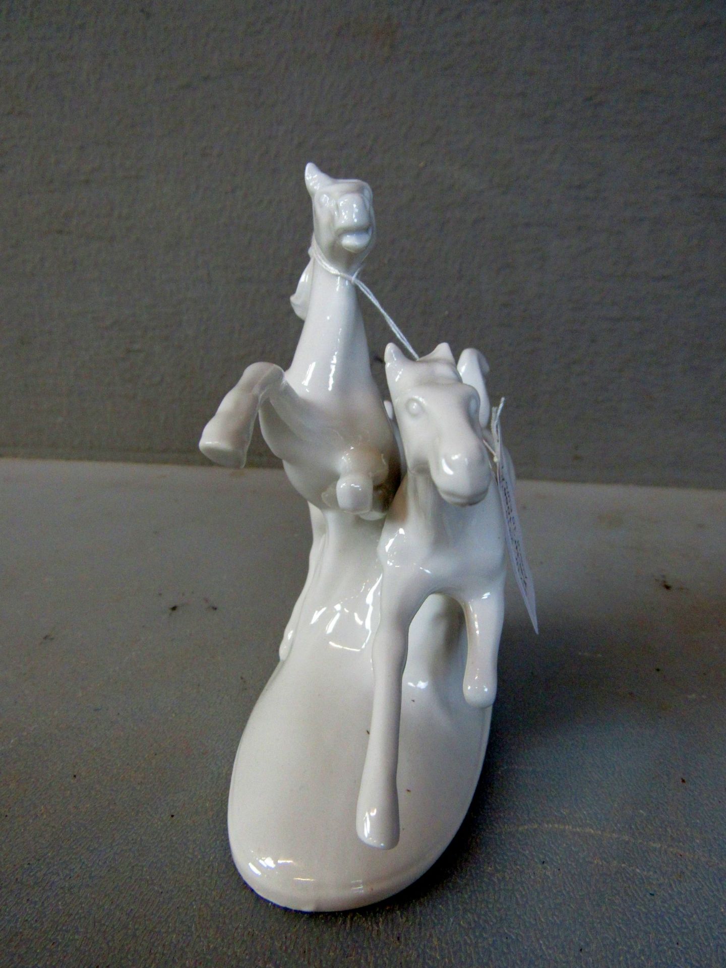 2 Porzellanfiguren Pferde im Lauf - Bild 8 aus 10