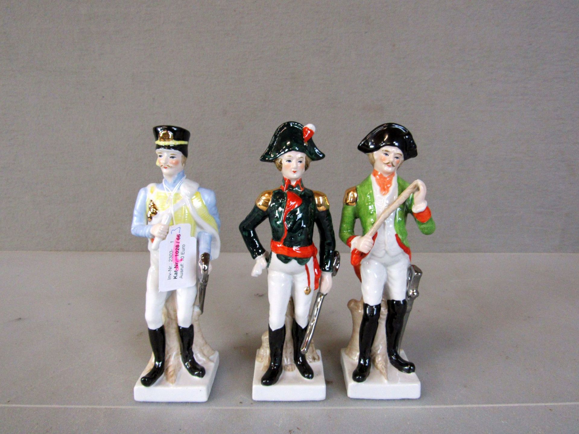 3 Porzellanfiguren militÃ¤rische