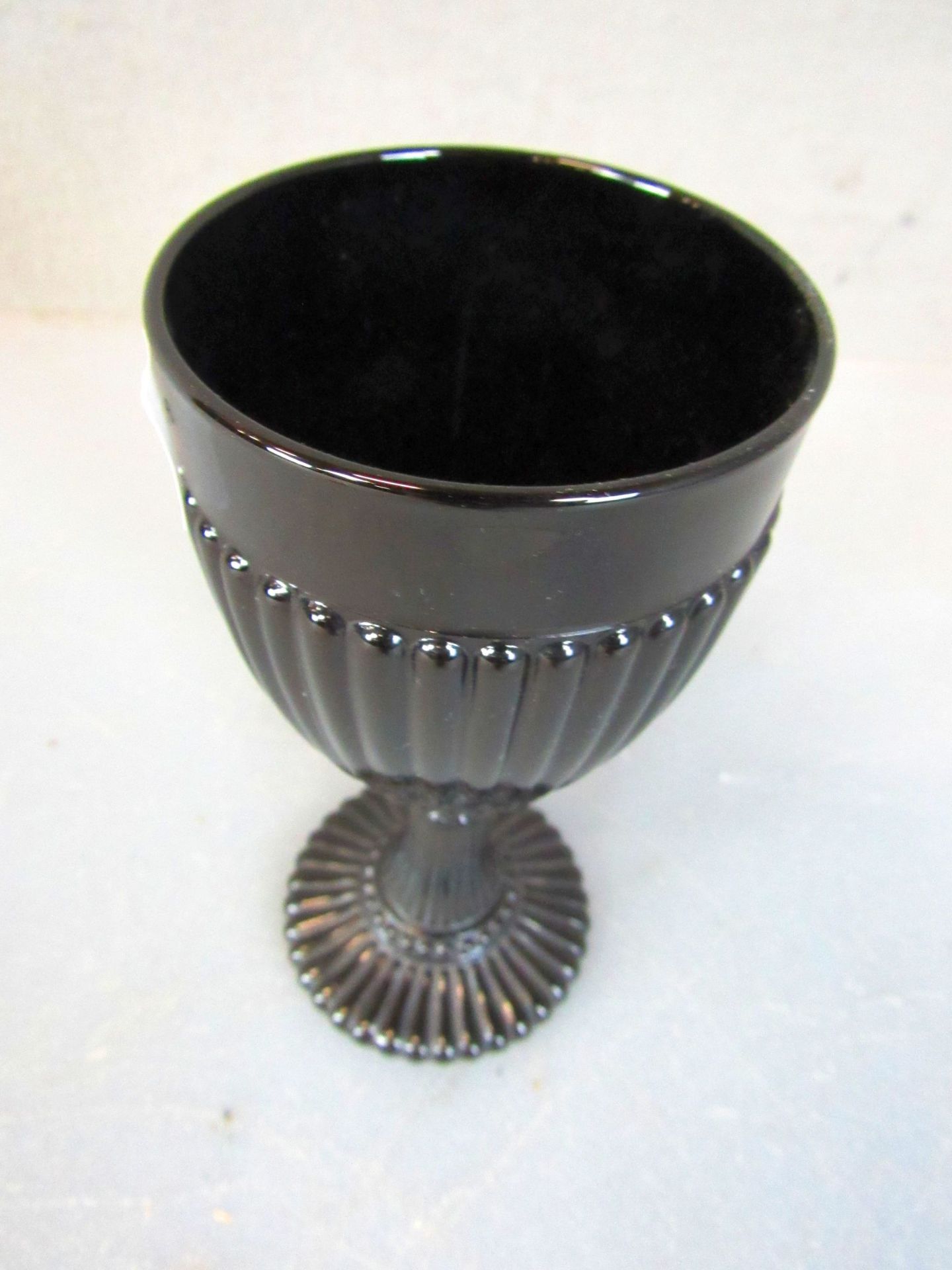 Pokal 17cm aus schwarzem Pressglas - Image 2 of 6