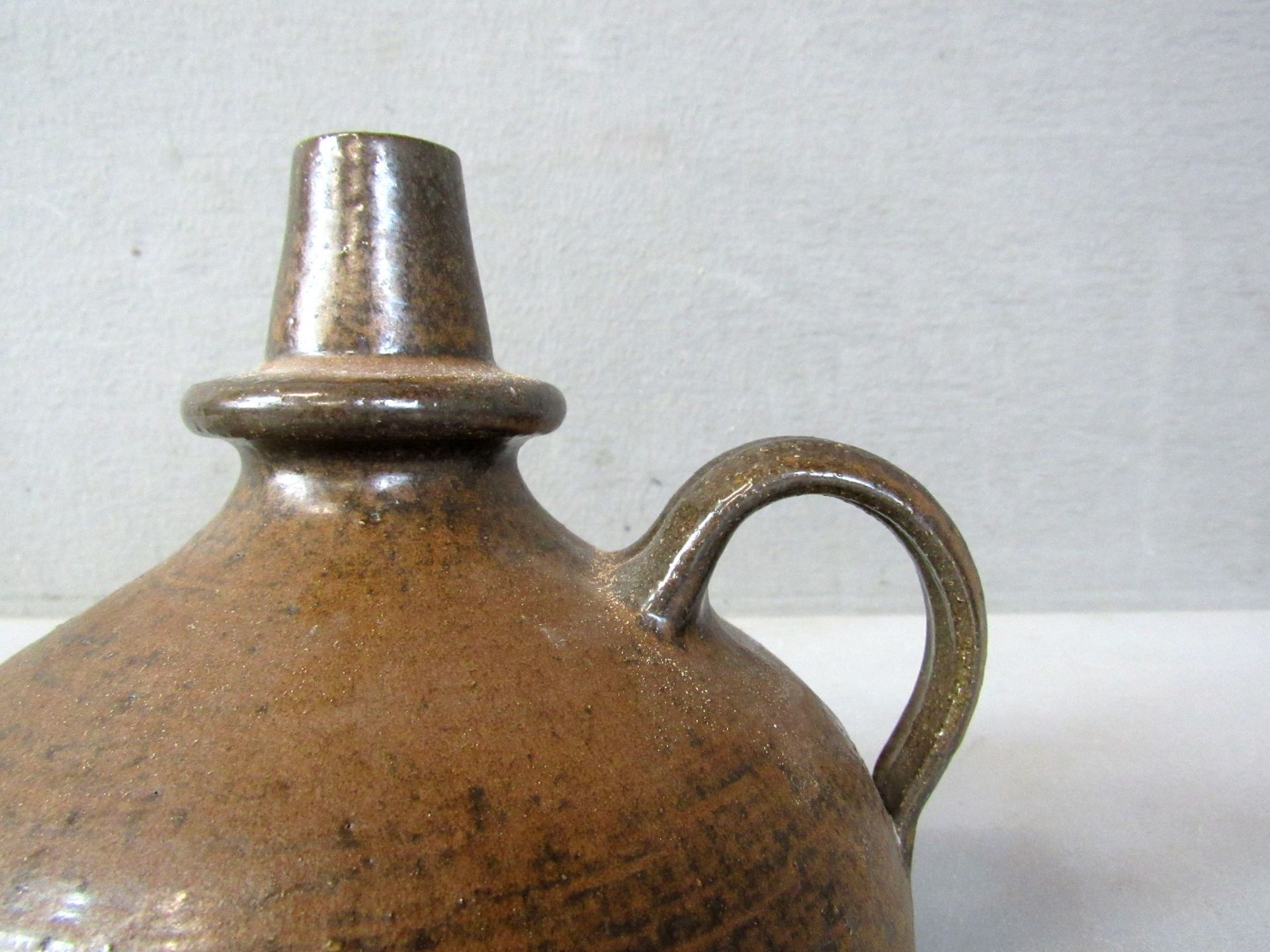Keramik GefÃ¤ÃŸ unterseits gemarkt 21 cm - Image 6 of 7
