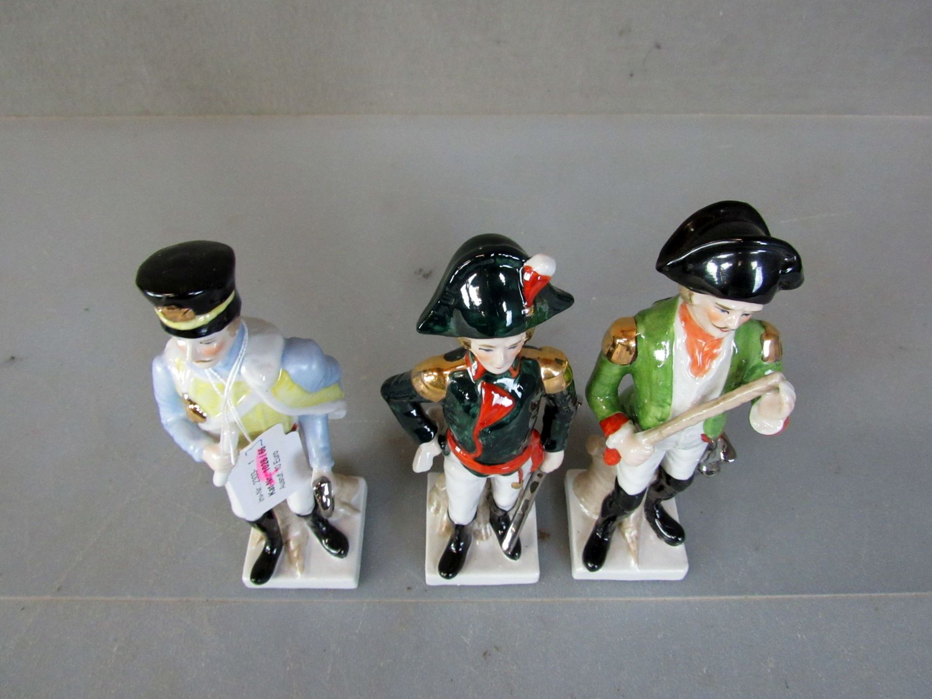 3 Porzellanfiguren militÃ¤rische - Image 2 of 8