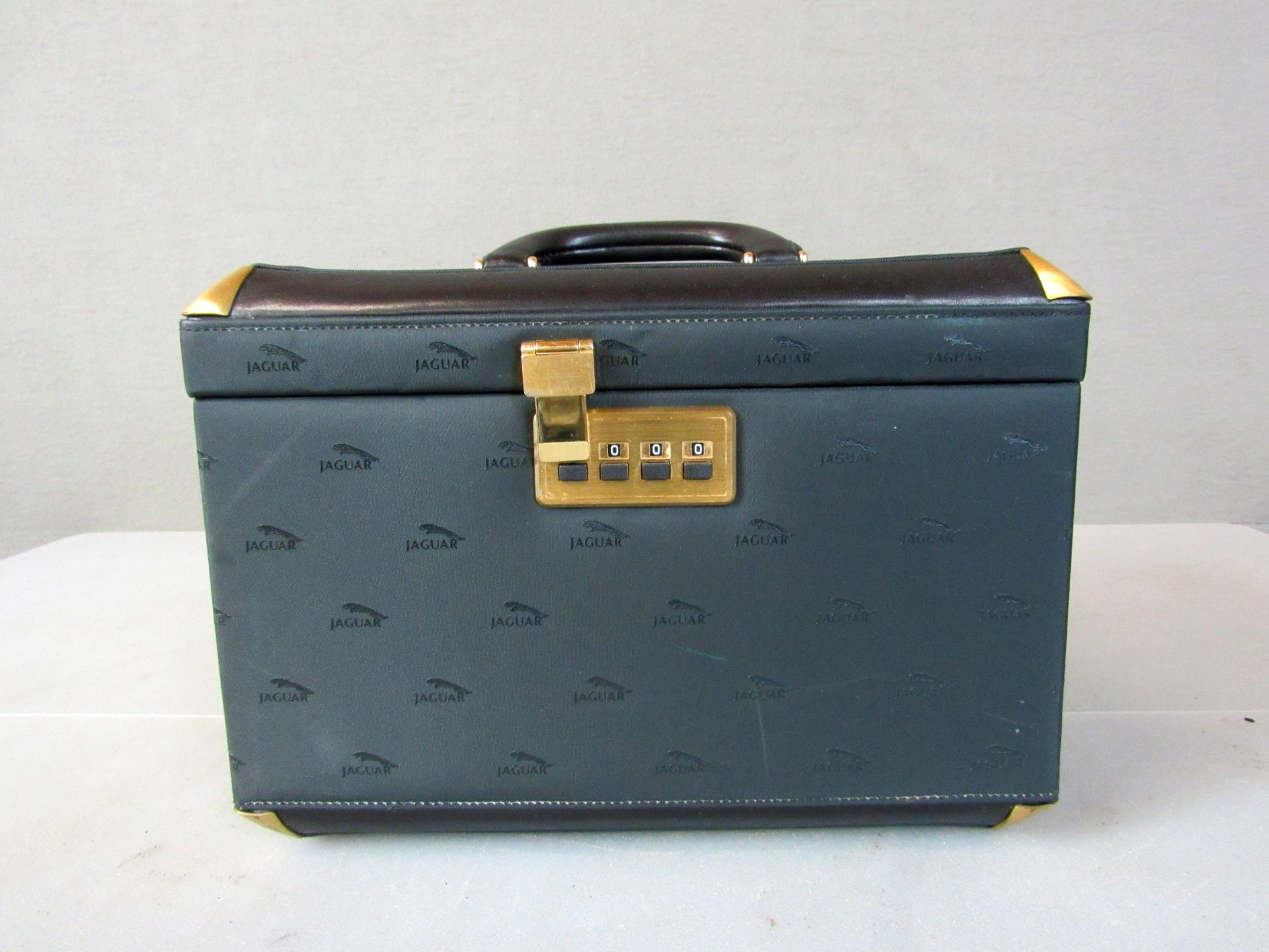 Koffer Beautycase Hersteller Jaguar - Bild 2 aus 10