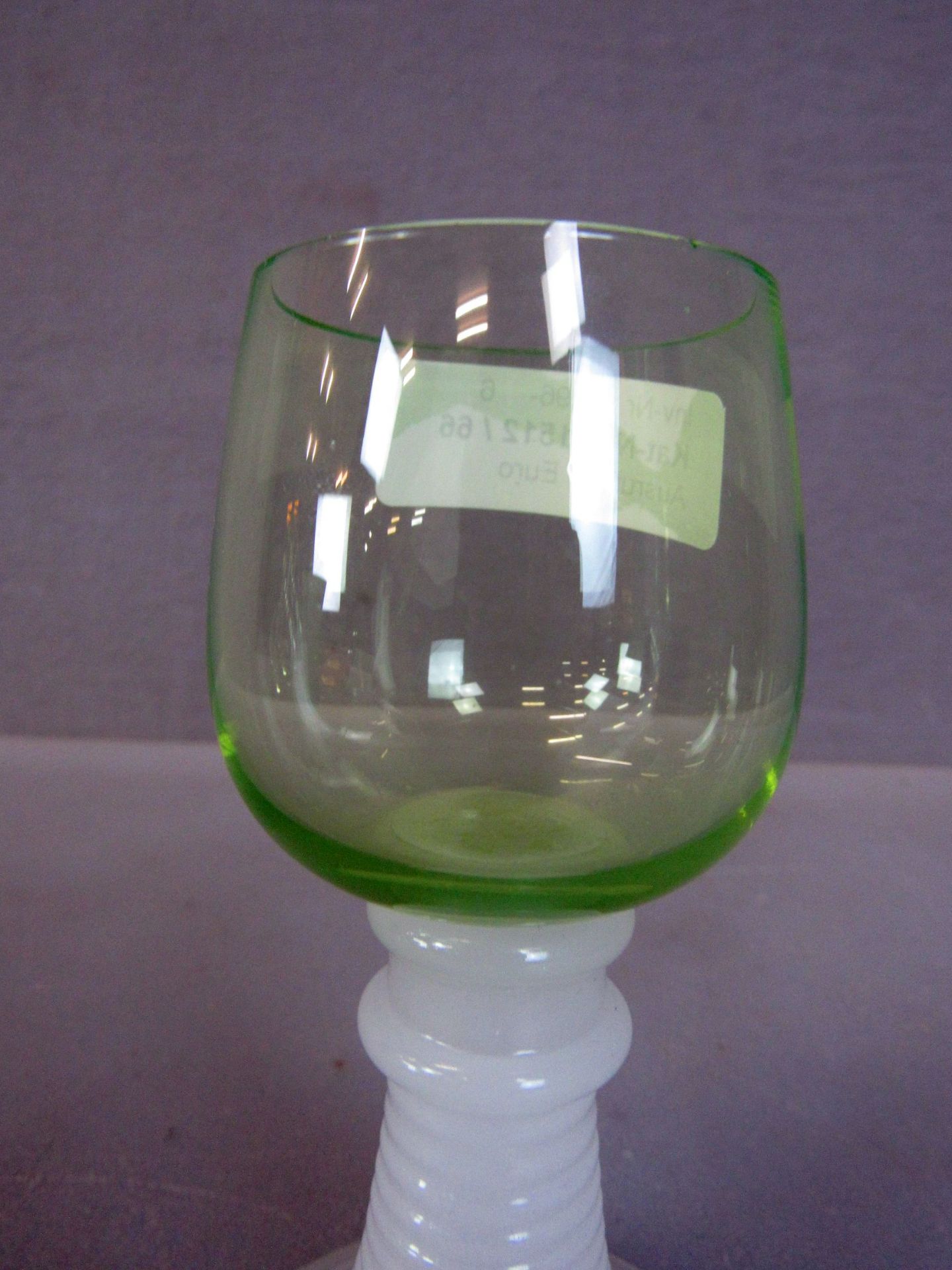 Uranglas RÃ¶mer 14cm FuÃŸ aus Milchglas - Image 4 of 5