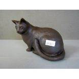 GroÃŸe Katze aus Keramik, unterseits
