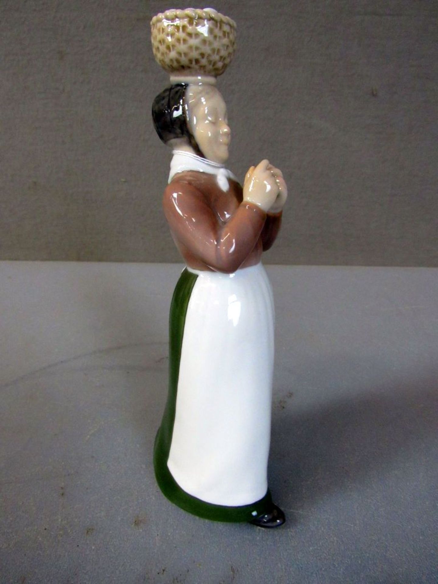 Figurine. Porzellanfigur von Bing und - Bild 5 aus 10
