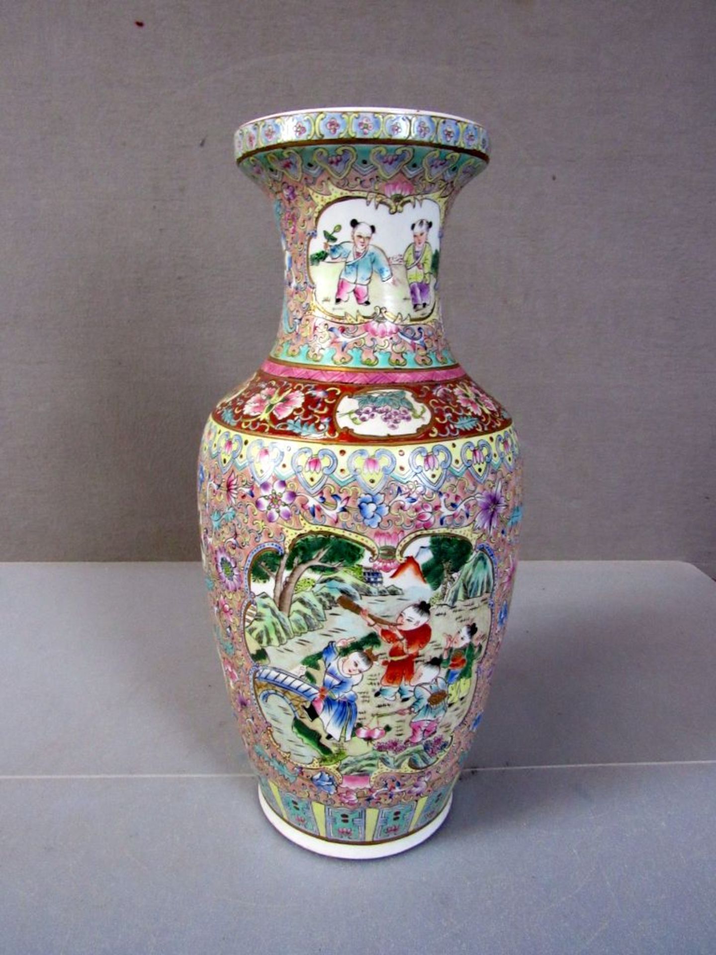 Asiatische Bodenvase Keramik spielende